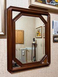 Specchio con cornice in legno
