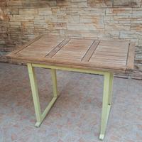 Tavolo da giardino 