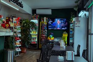 Bar Gastronomia con laboratorio attrezzato