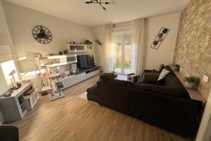 Ampio trivano, p. terra, cortile, arredato