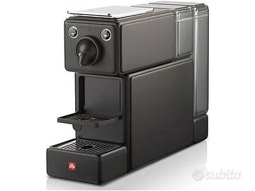 Macchina caffé Illy X3 + 60 capsule