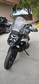 bmw r 1300 gs triple black Akrapovic 