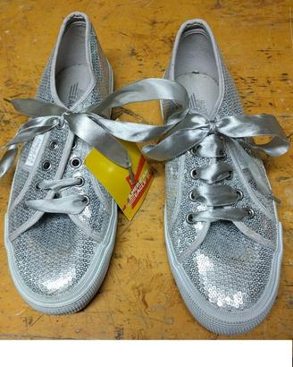Scarpe da tennis NUOVE di paillettes n.40