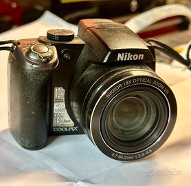 Macchina fotografica nikon coolpix p80