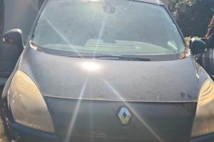 Renault Scenic III per ricambi (motore fuso)