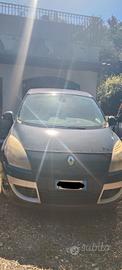 Renault Scenic III per ricambi (motore fuso)