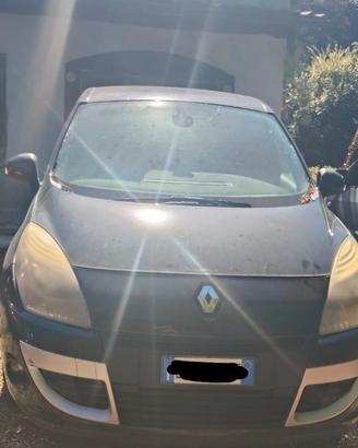 Renault Scenic III per ricambi (motore fuso)