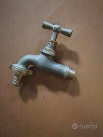 Rubinetto d'epoca in ottone 