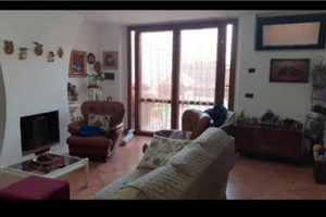 Casa arredata bene e nuiva