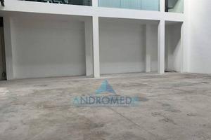 Immobile di 450 m² con 2 locali a Teverola