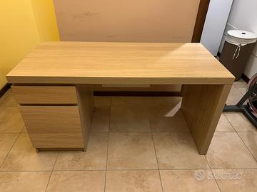 Scrivania malm ikea