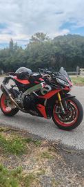 Aprilia tuono factory v4 2022 