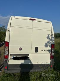 Furgone Fiat Maxi Ducato incidentato