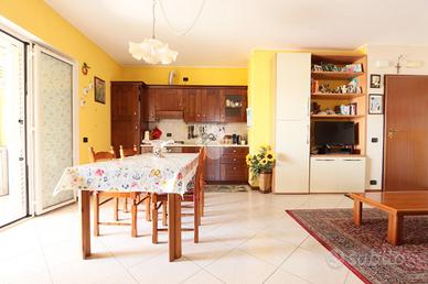 4 LOCALI A ALBA ADRIATICA