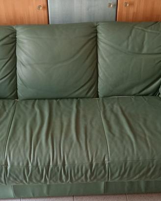 divano letto in pelle