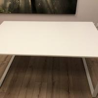 Scrivania desing moderni bianca 140 x80