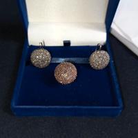 orecchini e anello di diamanti 