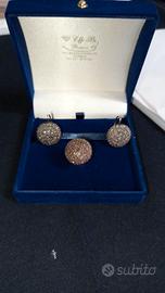 orecchini e anello di diamanti 