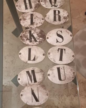 Targhette alfabetiche antiche ceramica primi 900