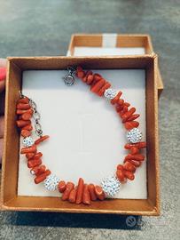 Bracciale in argento e corallo con zirconi