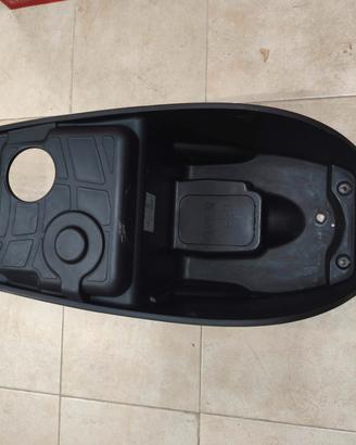00181069 USATO VANO SOTTOSELLA KYMCO LIKE 50 125 1