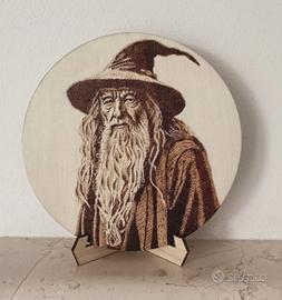 Pirografia di Gandalf  su legno 
