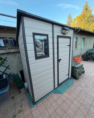 Casetta giardino per attrezzi con fotovoltaico
