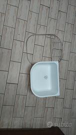 lavello con porta spugne , sapone e detersivi