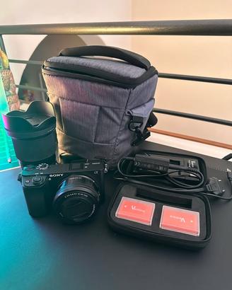 Sony A6300 + Sigma 16mm F1.4 + lente Sony