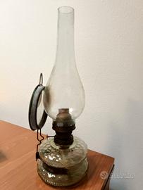 Antica lampada a petrolio