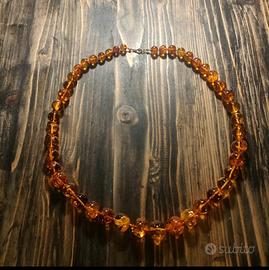 collana in ambra naturale 