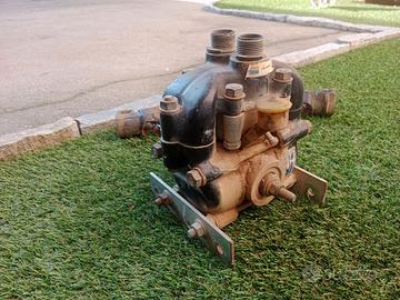 Pompa con attacco cardanico