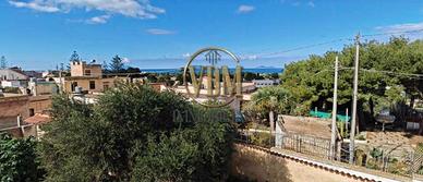 Vendita Antica Villa con Vista Mozzafiato