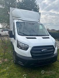 Ford Transit modello 2022 patenteB
