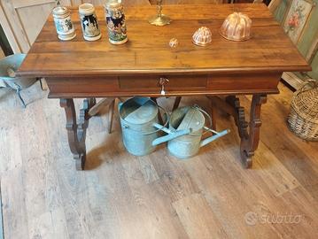 tavolo fratino con cassetto