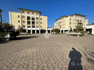 NEGOZIO A BAGNOLO MELLA