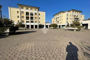 NEGOZIO A BAGNOLO MELLA