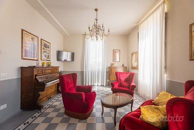 ARREDI E DOTAZIONI B&B DI CHARME-LUCCA