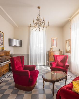 ARREDI E DOTAZIONI B&B DI CHARME-LUCCA