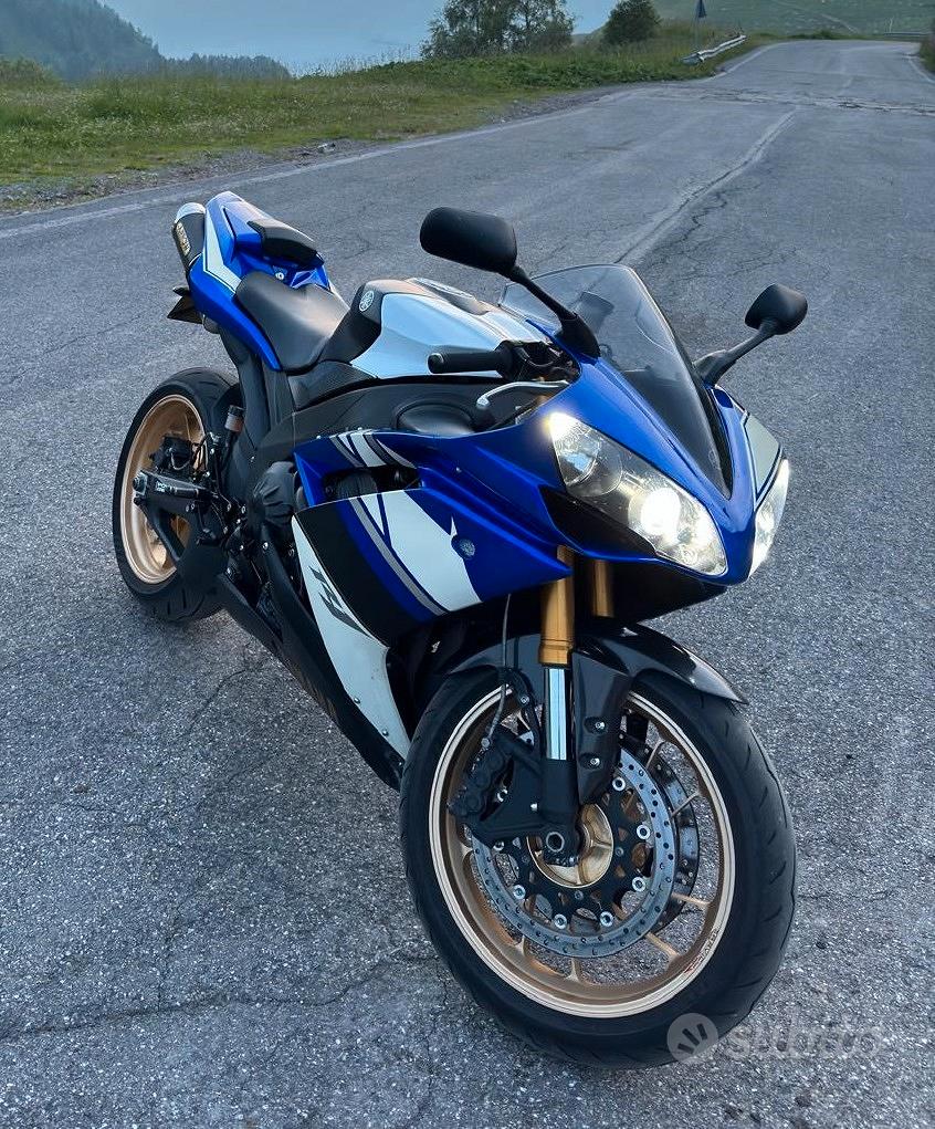 R1 2008 blue sales