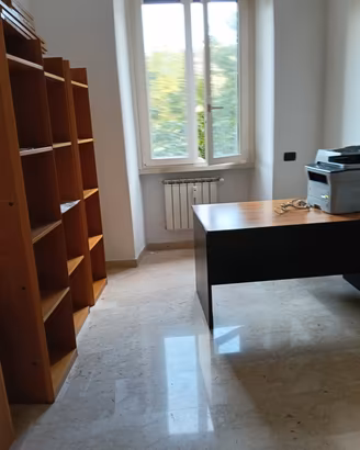  libreria  componibile e scrivania
