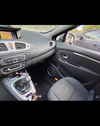 Scenic 3 7 posti anno 2010