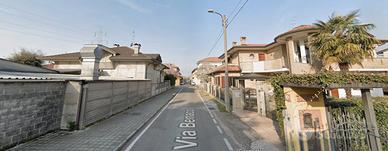 Stanza singola a Cesano Maderno con posto auto