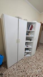 Mobili per casa o per ufficio bianchi in legno