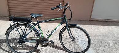 Bicicletta pedalata assistita 28"
