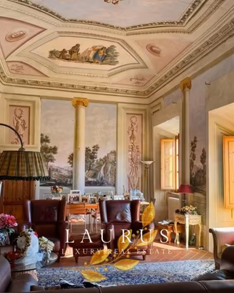 Villa di 387 m² con più di 5 locali a Greve in Chi