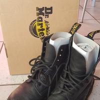 Dr. Martens taglia 36 in pelle neri 1460 PASCAL