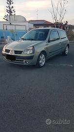 Renault Clio 1.4 Benzina 100 CV Anno 2001