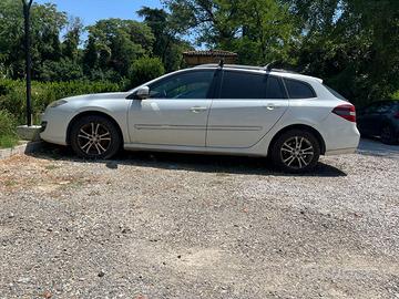 RENAULT LAGUNA sw 2011