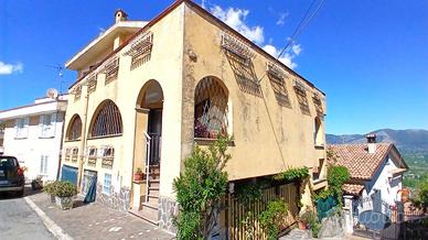 3 LOCALI A PALIANO